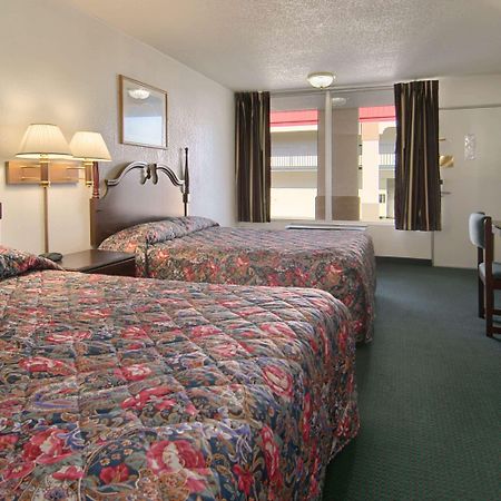 Super 8 By Wyndham Oklahoma Fairgrounds Motel Eksteriør billede