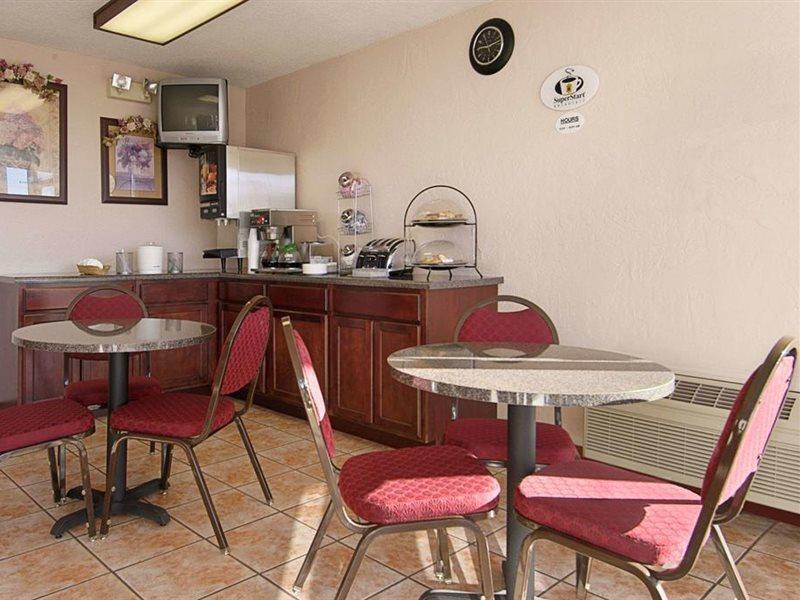 Super 8 By Wyndham Oklahoma Fairgrounds Motel Eksteriør billede