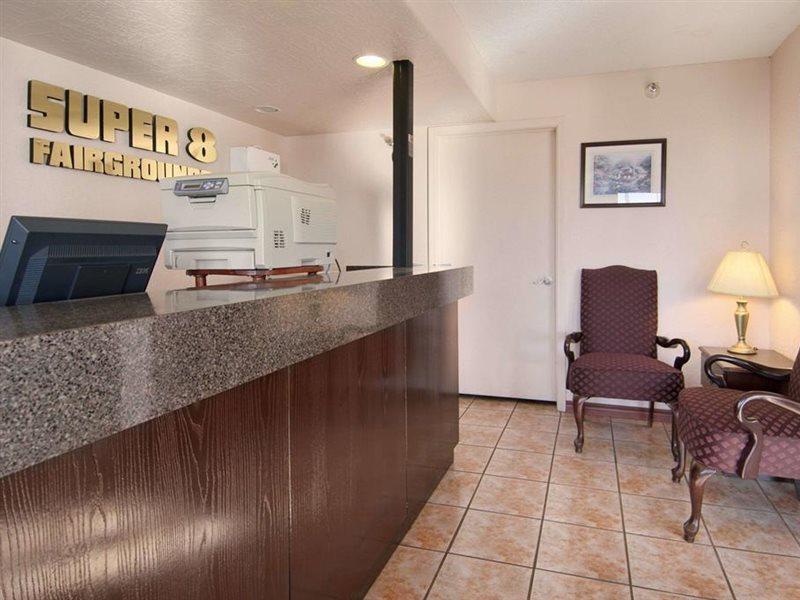 Super 8 By Wyndham Oklahoma Fairgrounds Motel Eksteriør billede