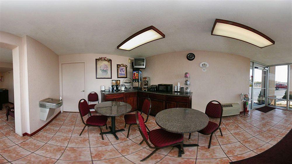Super 8 By Wyndham Oklahoma Fairgrounds Motel Eksteriør billede